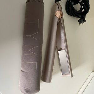 Tyme hair iron. Used once. No box.